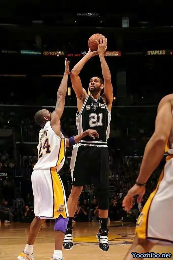蒂姆-邓肯:NBA75大巨星榜单上的<a href=/lanqiuxg/spurs/ target=_blank class=infotextkey>马刺</a>传奇
