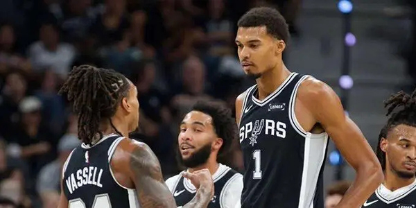 马刺险胜热火创5连胜纪录 文班亚马献统治级表现