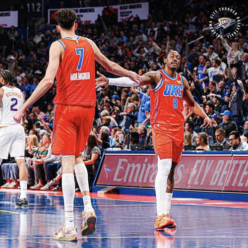 雷霆49分血洗<a href=/lanqiuxg/suns/ target=_blank class=infotextkey>太阳</a>+手握多签，霍姆格伦成顶级内线